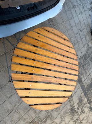 Tavolo rotondo in legno pieghevole per esterni