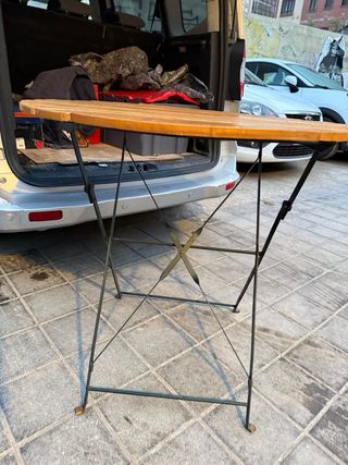 Tavolo rotondo in legno pieghevole per esterni