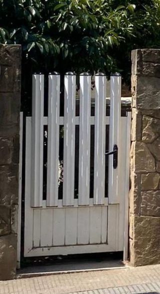 Puerta peatonal aluminio exterior jardín