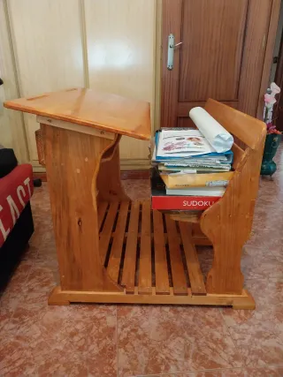 PUPITRE DE MADERA HECHO A MANO. Solo venta en pers