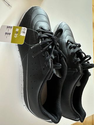 Zapatillas deportivas de futbol sala negra