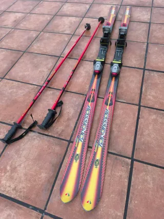 Esquís Rossignol con bastones