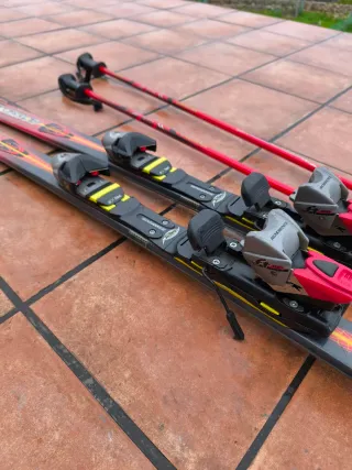 Esquís Rossignol con bastones