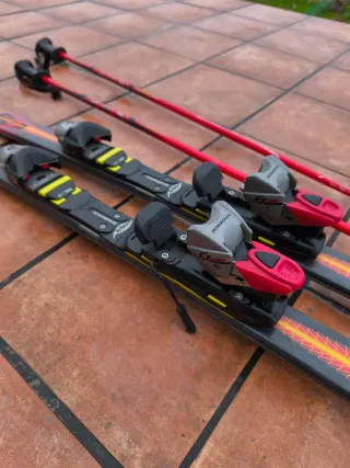 Esquís Rossignol con bastones