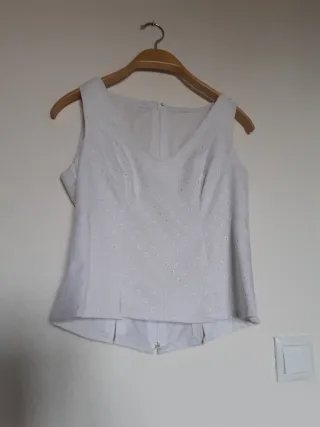 Corpiño flamenco blanco perforado