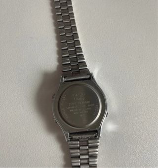 Reloj Casio Digital Rosa y Plateado