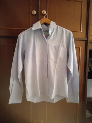 Camisa azul de manga larga