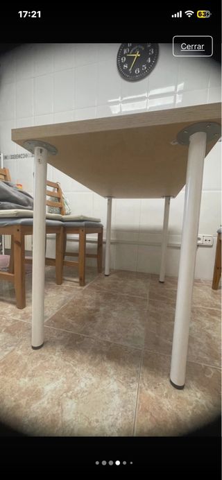 Mesa de madera y metal