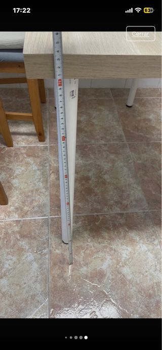 Mesa de madera y metal