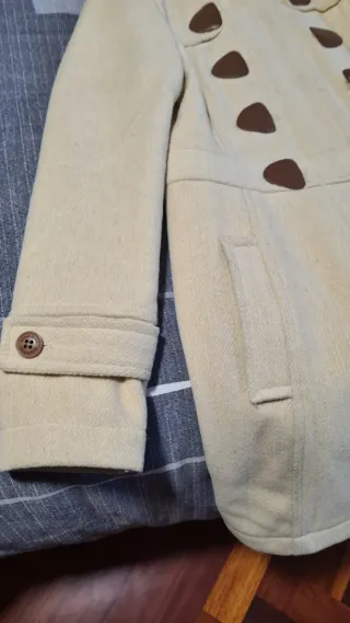 Abrigo de paño mujer beige con capucha