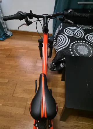 Bicicleta infantil naranja