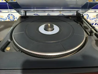 Equipo Hi-Fi Philips con altavoces