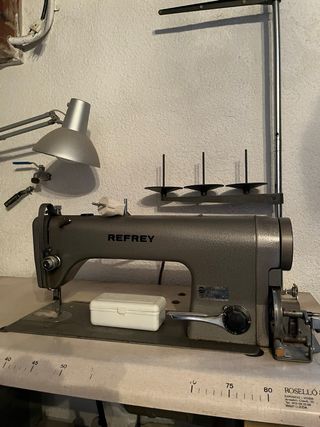 Máquina de coser industrial Refrey 906K