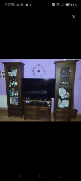 Mueble de salón madera maciza de castaño.