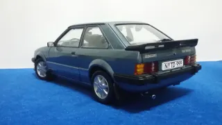 Maqueta Ford Escort SunStar 1:18