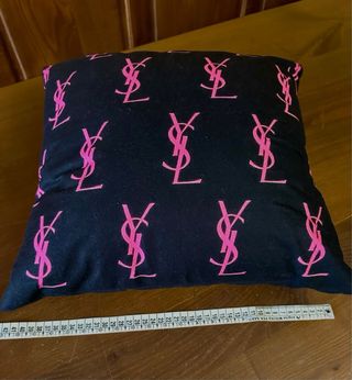 Cuscino nero e rosa Nuovissimo