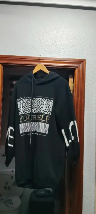 Vestido negro con estampado