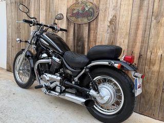 Suzuki VS800 Intruder