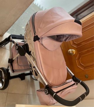 Junama 3 piezas usado el cuco 1 mes y silla 3meses