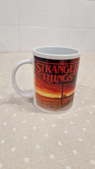 Taza Stranger Things Nueva