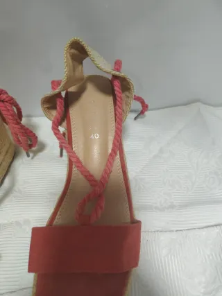 Sandalias cuña palo rosa talla 40
