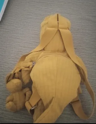Mini mochila canguro de Zara