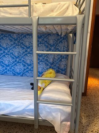 Literas metálicas con colchones