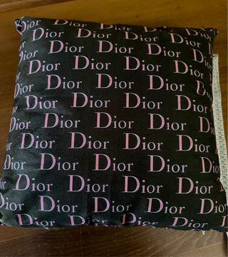 Cuscino nero e rosa nuovissimo