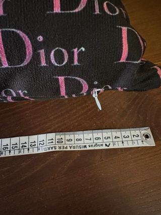 Cuscino nero e rosa nuovissimo