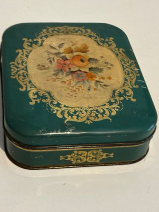 Scatola in latta decorata floreale