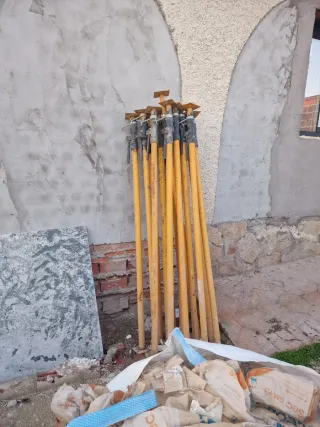 Puntales de obra extensibles