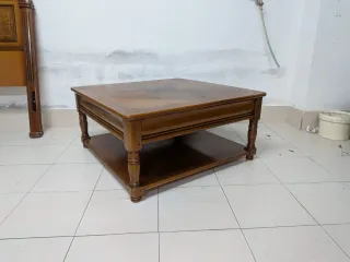 Mesa de centro madera maciza clásica