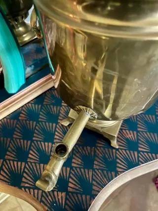 Samovar de latón antiguo