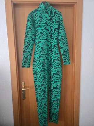 Mono Zara verde y negro estampado