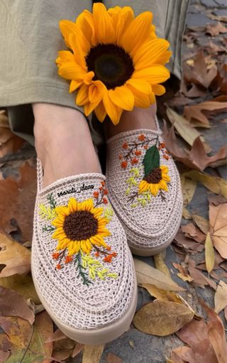 Giveh iraní hecho a mono  A partit 11 de febrero