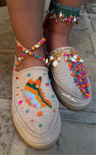 Giveh iraní hecho a mono  A partit 11 de febrero