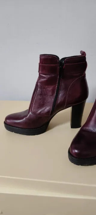 Botines Camila's Piel Talla 40 Morado