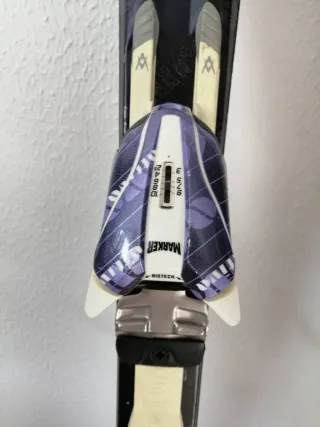 Esquís Morados 147,5cm con Fijaciones y bolsa bota