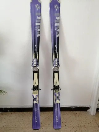 Esquís Morados 147,5cm con Fijaciones y bolsa bota