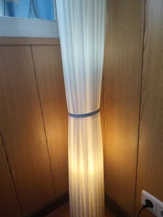 Lámpara de pie moderna