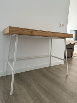 Escritorio Ikea marrón