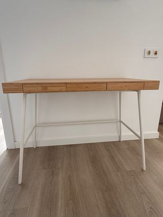 Escritorio Ikea marrón
