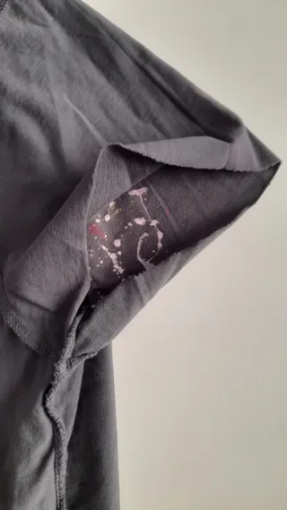 Camiseta pintada a mano White Rabbit