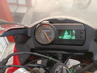 Hyosung GT 125 R Roja