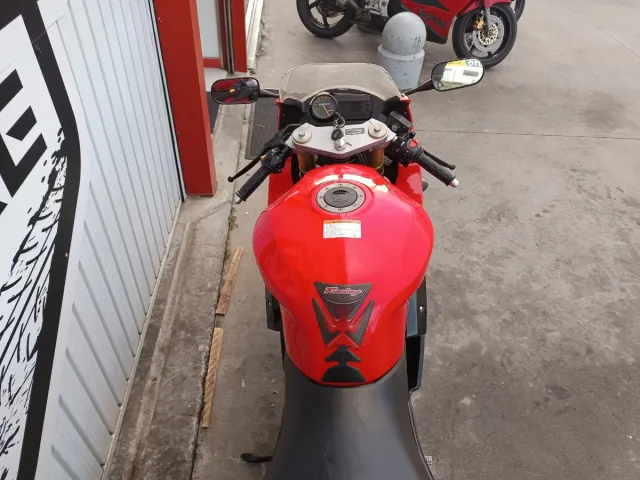 Hyosung GT 125 R Roja