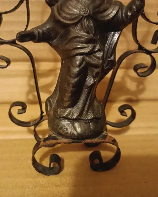 Virgen de metal con soporte