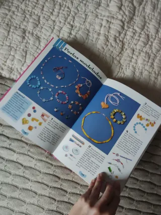 El libro de las ninas / the Book of Girls (Span...