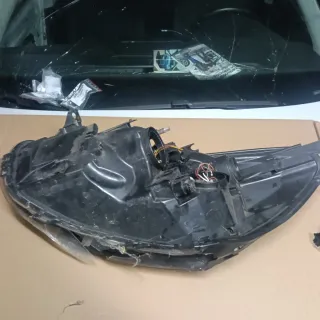 Faro Renault Clio Roto