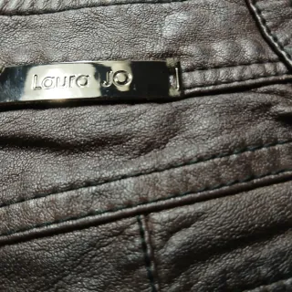 Pantalones cortos polipiel marrones