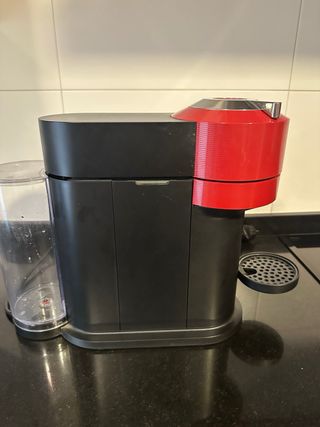 Cafetera Nespresso Krups Vertuo Next Roja